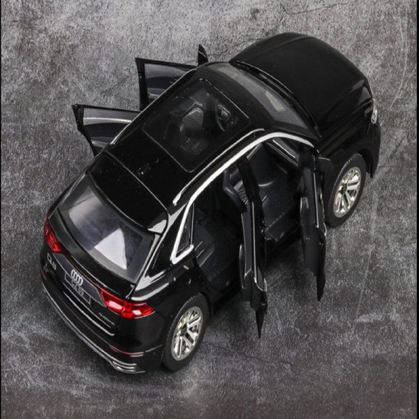 Diecast Resembling Audi Q8 Pull Back Car with Lights & Sounds | 1:24 Scale Model Online Sale